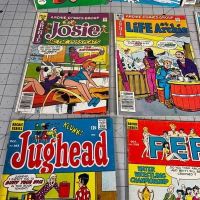 (9) ARCHIE Comics