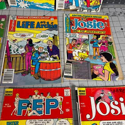 (9) ARCHIE Comics