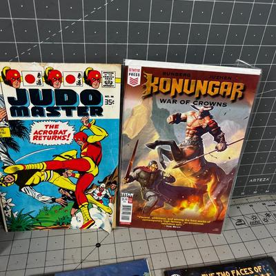 Mixed Lot of Comics, Vertigo, Dark Horse, Relics (7) 