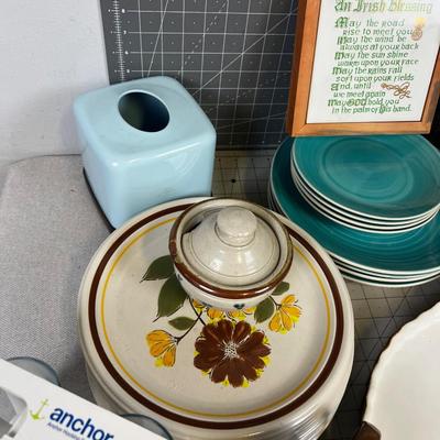 All Sorts of Mugs, Plates, Plaques Etc. VINTAGE and well who knows? 
