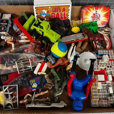 Tray of Vintage Toys: Bits and Pieces 