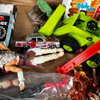 Tray of Vintage Toys: Bits and Pieces 
