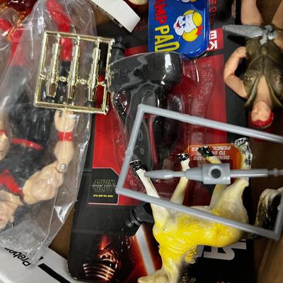 Tray of Vintage Toys: Bits and Pieces 
