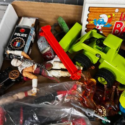 Tray of Vintage Toys: Bits and Pieces 