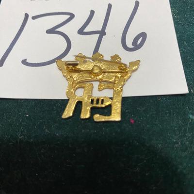 Queen Elizabeth II Crown Pin
