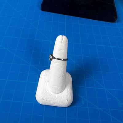925 Ring With Marquee Cut Small Stone 