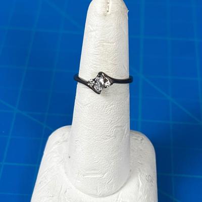 925 Ring With Marquee Cut Small Stone 