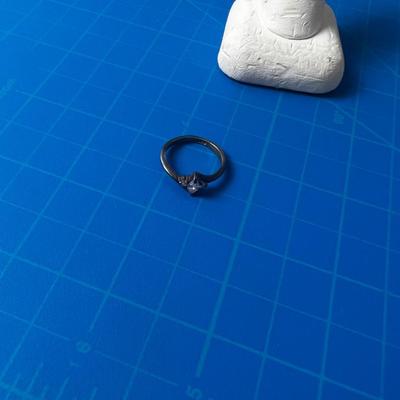 925 Ring With Marquee Cut Small Stone 