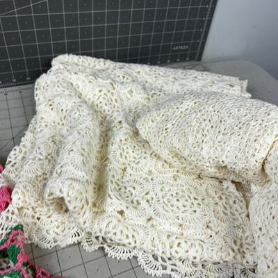 Vintage Doilies, Aprons, Table Cloths
