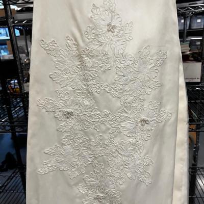 VINTAGE Off White color,  Wedding Dress, with Detachable Train
