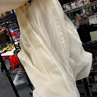 VINTAGE Off White color,  Wedding Dress, with Detachable Train