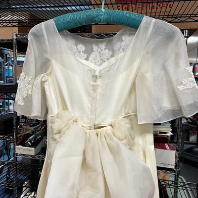 VINTAGE Off White color,  Wedding Dress, with Detachable Train