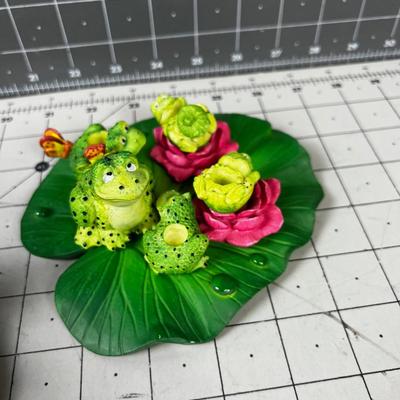 (3) Fall, Spring and Rosey Bears Resin Collectible Tiny Tea Parties on Plate 