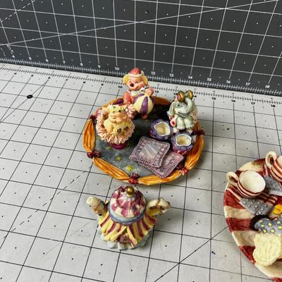 (3) Frogs, American Eagles and Circus Resin Collectible Tiny Tea Parties on Plate 