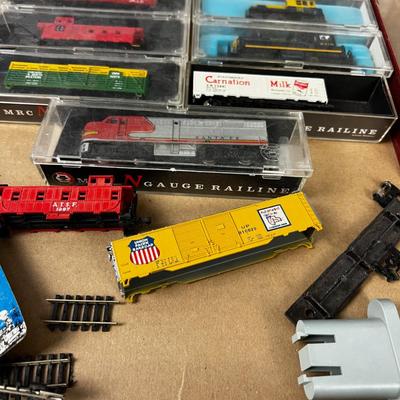 N Scale Train Cars and Engines 