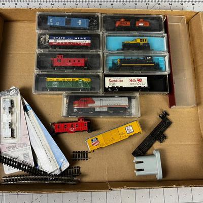 N Scale Train Cars and Engines 