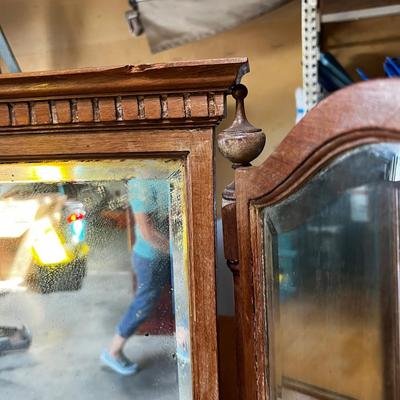 1920's Mahogany Vanity with 3 Mirrors