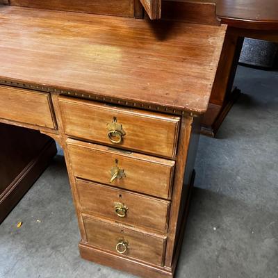 1920's Mahogany Vanity with 3 Mirrors