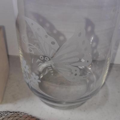 Partylite tea candle tiered candle sconces, Butterfly etched vase and small bag of decorative rock
