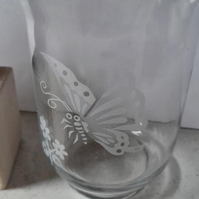 Partylite tea candle tiered candle sconces, Butterfly etched vase and small bag of decorative rock