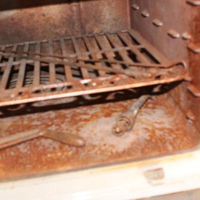 1900's White- Warner Wood stove complete.est. $350 to $600.