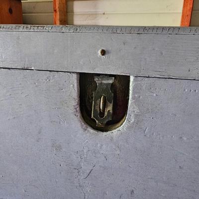 Gray Wooden Foot Locker  (OB1-JS)