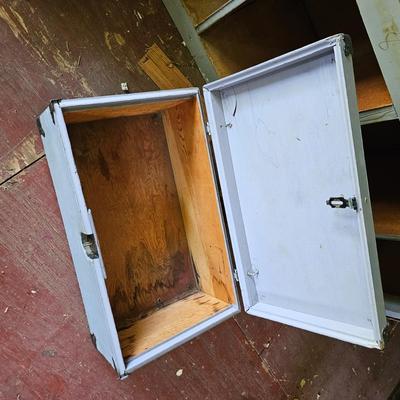 Gray Wooden Foot Locker  (OB1-JS)