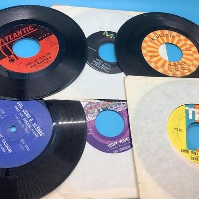 18 -Vintage Vinyl/records 45 - P.S. I Love You- The Beatles, The Rascals, Tommy Jones & The Shondells, Col. John H Glenns'