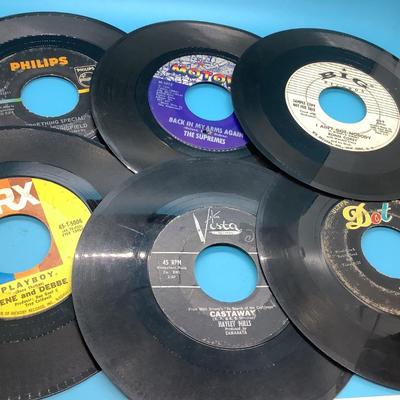 14 vinyl records 45 The Supremes, The Righteous Brothers, The Rolling Stones, The Critters