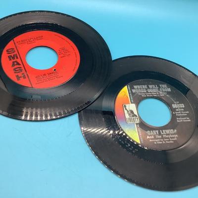 14 vinyl records 45 The Supremes, The Righteous Brothers, The Rolling Stones, The Critters