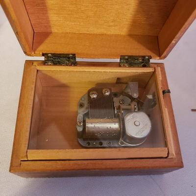 Campbell's Soup Kids Posters and Music Boxes (UO-KD)