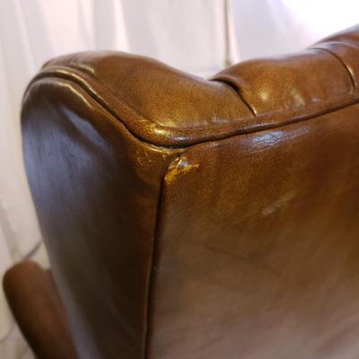 Highback Armchair and Metal Lamp (UO-KD)