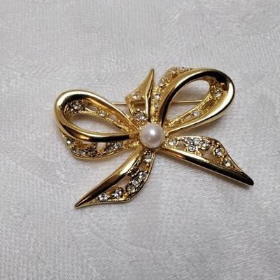 Napier Bow Brooch