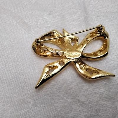Napier Bow Brooch