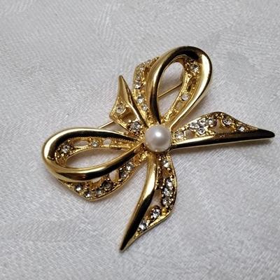 Napier Bow Brooch