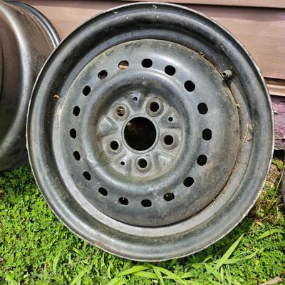 4 Wheel Rims & Miscellaneous Hub Caps  (OB3-JS)