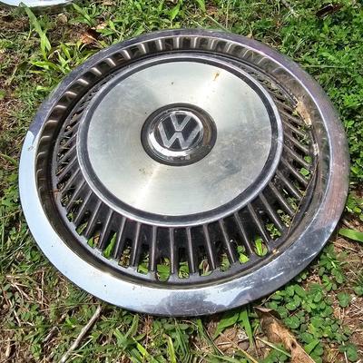 4 Wheel Rims & Miscellaneous Hub Caps  (OB3-JS)