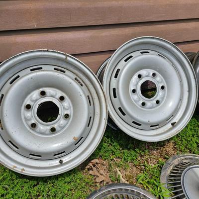 4 Wheel Rims & Miscellaneous Hub Caps  (OB3-JS)