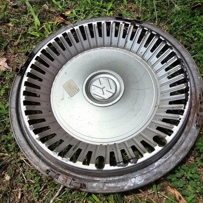 4 Wheel Rims & Miscellaneous Hub Caps  (OB3-JS)