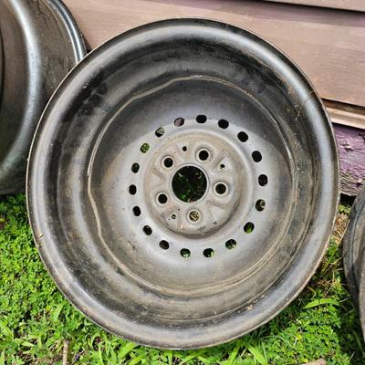 4 Wheel Rims & Miscellaneous Hub Caps  (OB3-JS)