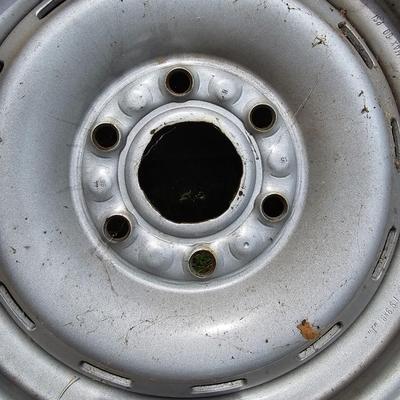 4 Wheel Rims & Miscellaneous Hub Caps  (OB3-JS)