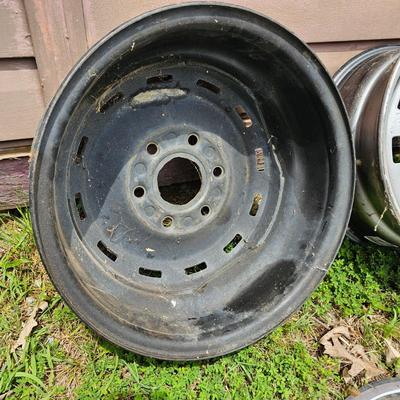 4 Wheel Rims & Miscellaneous Hub Caps  (OB3-JS)