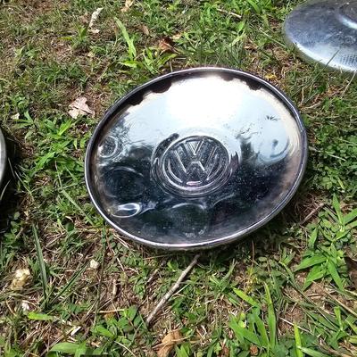 4 Wheel Rims & Miscellaneous Hub Caps  (OB3-JS)