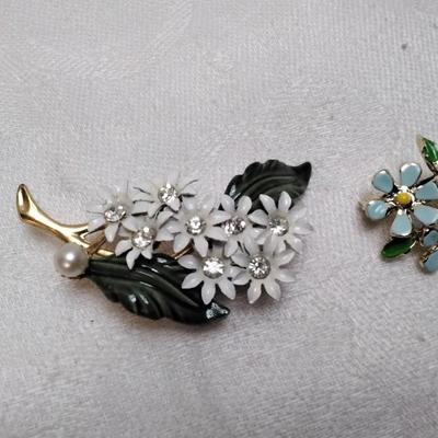 Krementz Brooches