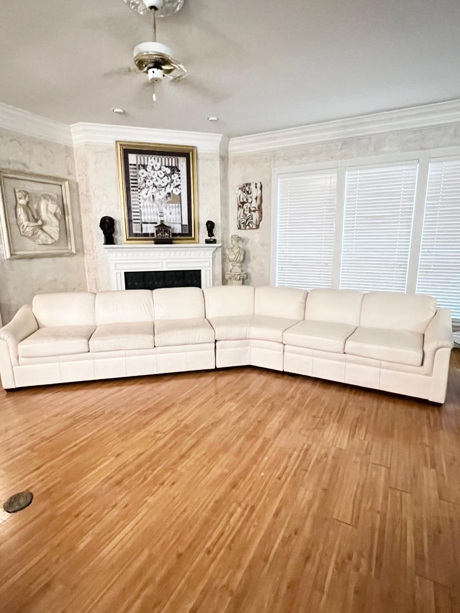 CUSTOM FURNITURE EXPRESSIONS Leather Sectional Sofa *Read Details