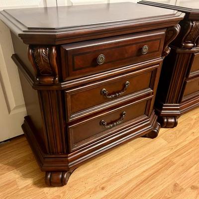 BROYHILL 3 Drawer Night Stands