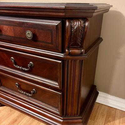 BROYHILL 3 Drawer Night Stands