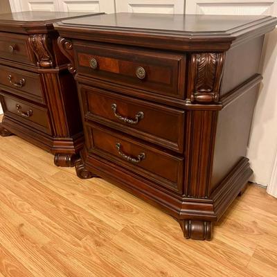 BROYHILL 3 Drawer Night Stands