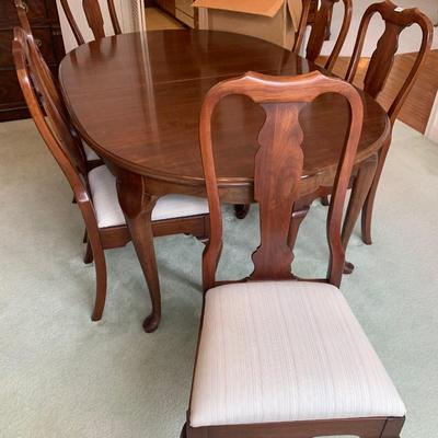 CLEAN Mahogany Dining Set 6 Chairs & 2 Leaves