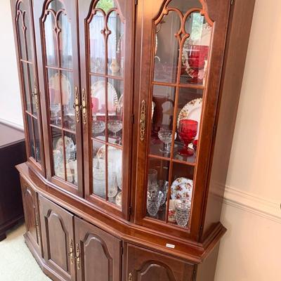 Clean Pennsylvania House Mahogany Lighted China Cabinet